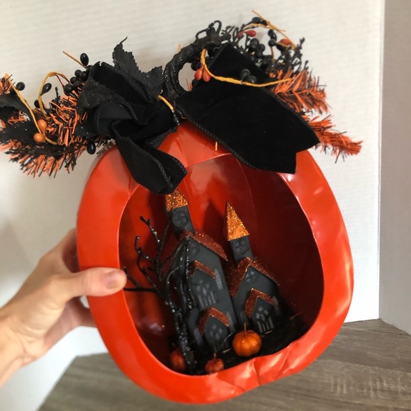 Michaels Pumpkin with Light Up Haunted House - Picture 9 of 10